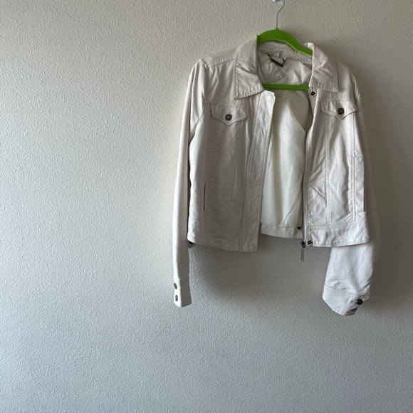 White jacket - Picture 2 of 2